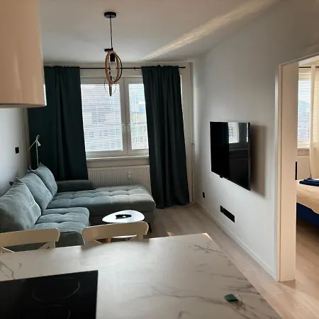 Trendy City Apartment Apartment